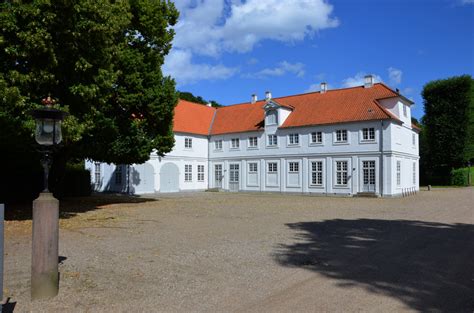 Sorgenfri slott i København .